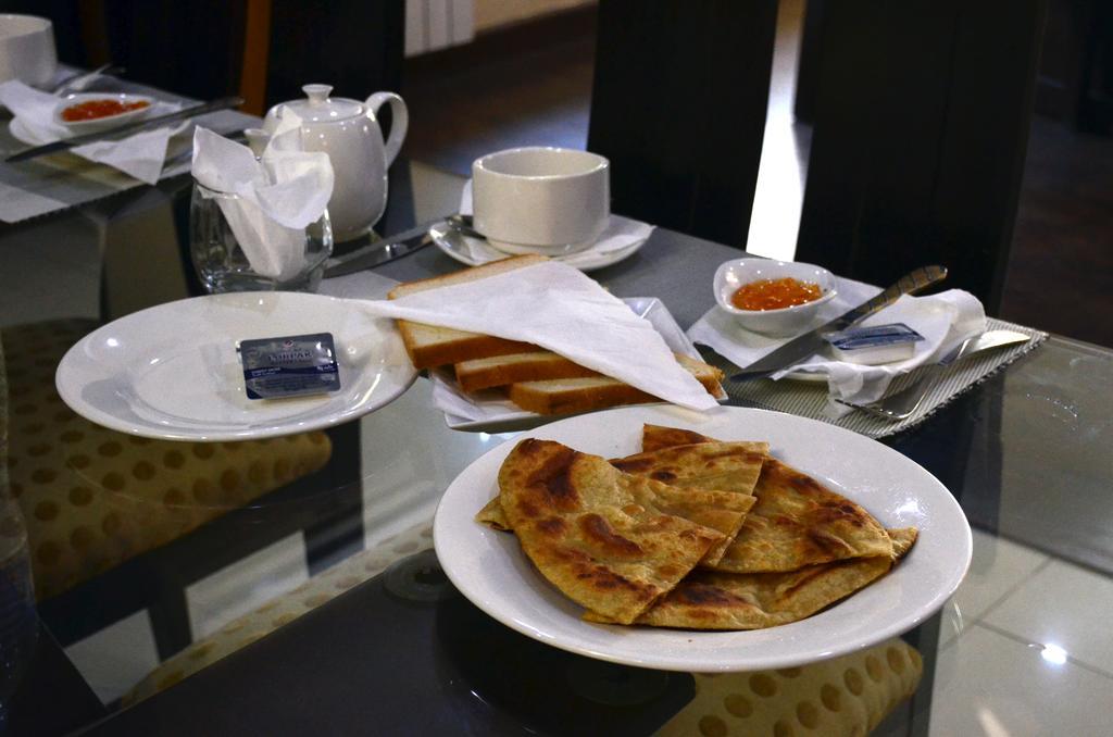 Gofas Lodge Islamabad Bagian luar foto