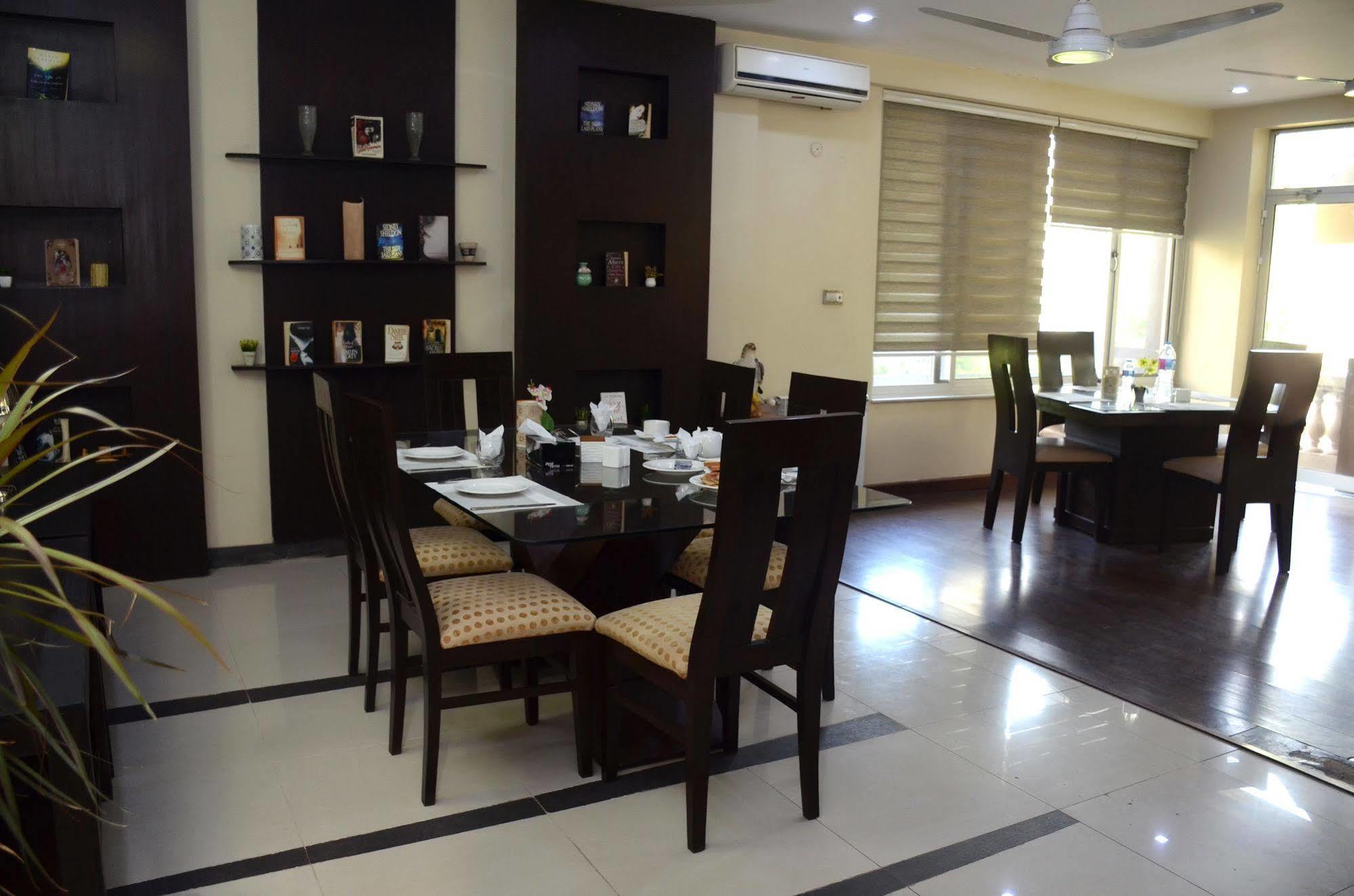 Gofas Lodge Islamabad Bagian luar foto
