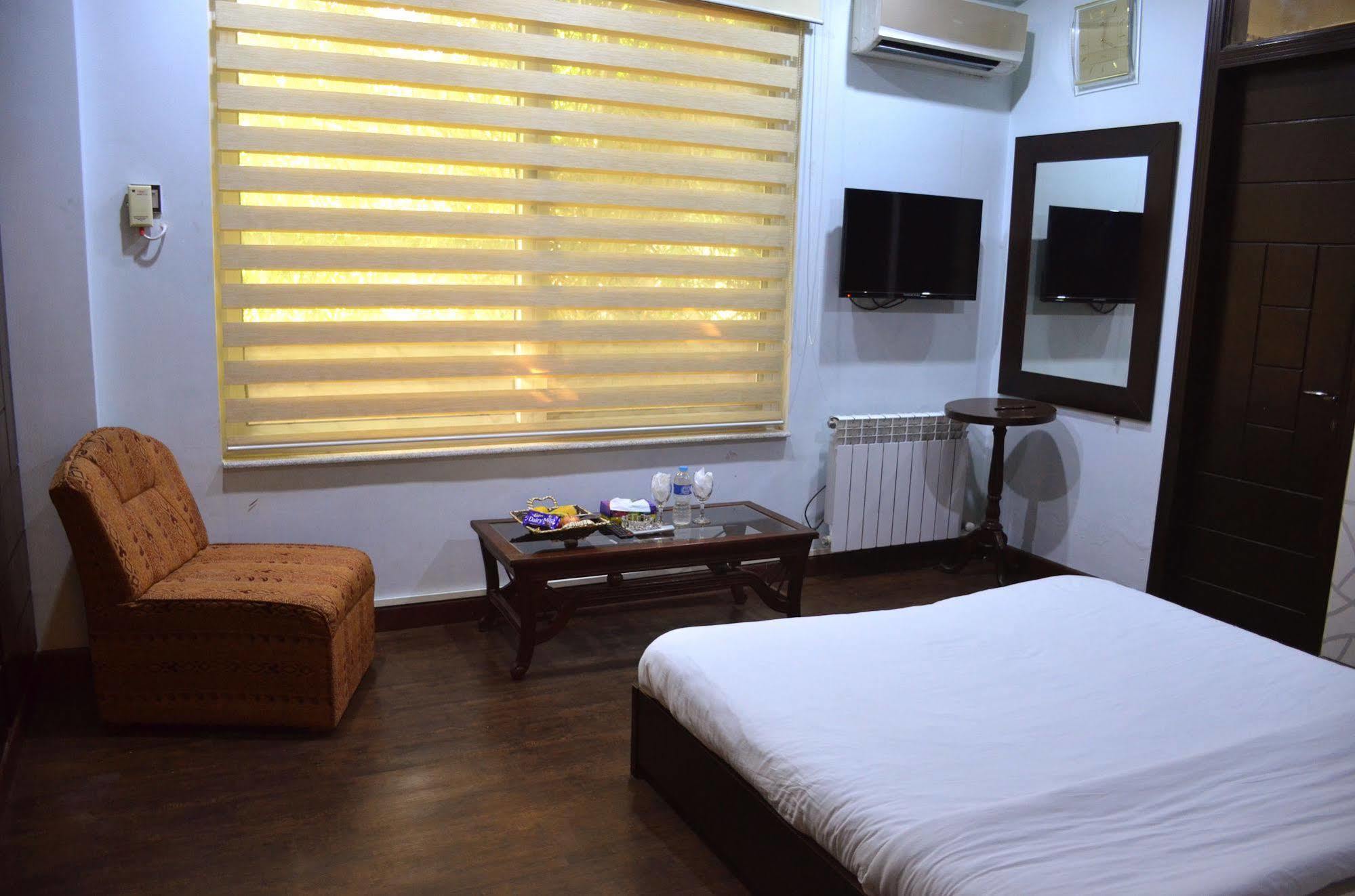 Gofas Lodge Islamabad Bagian luar foto