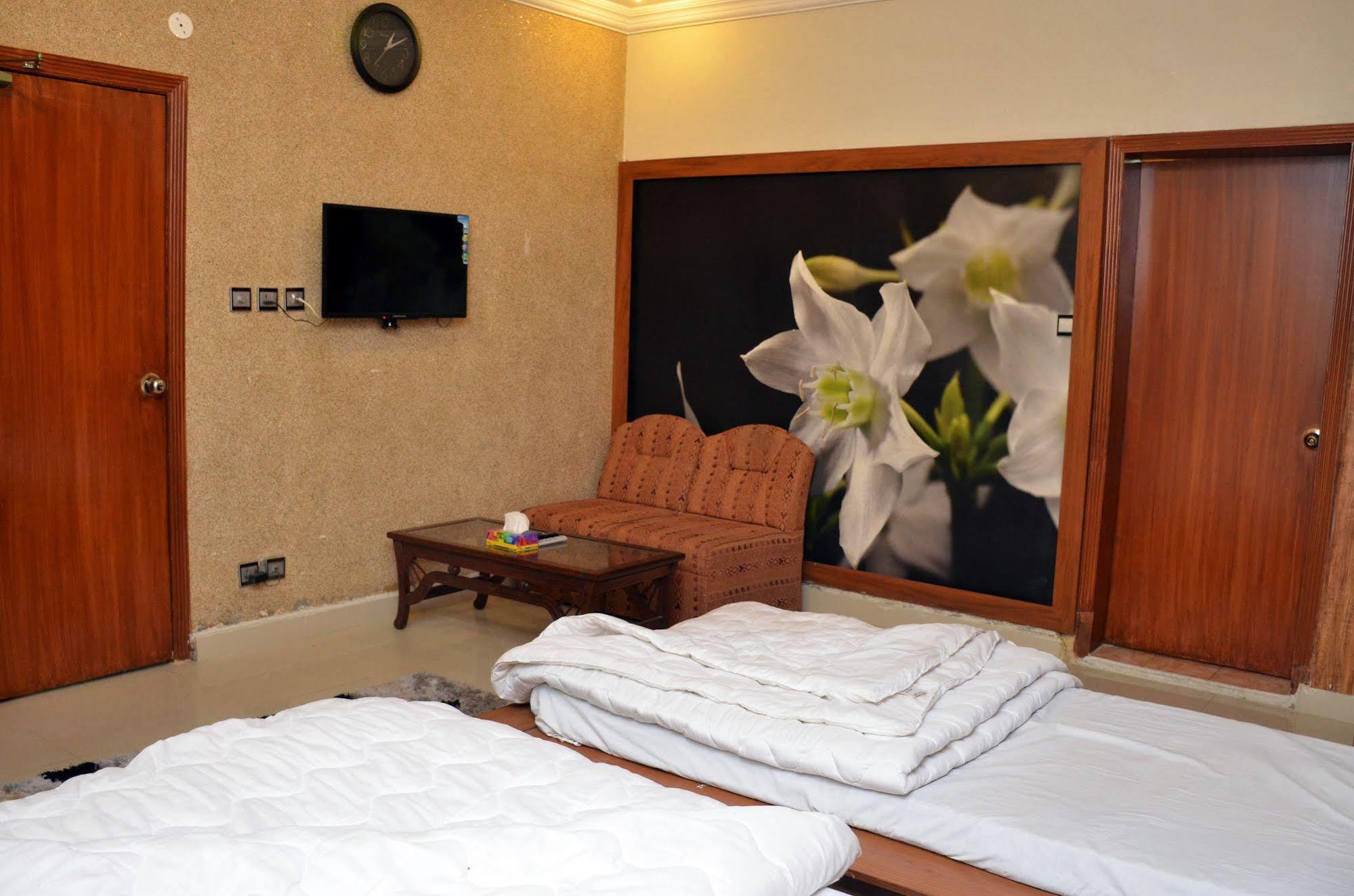 Gofas Lodge Islamabad Bagian luar foto