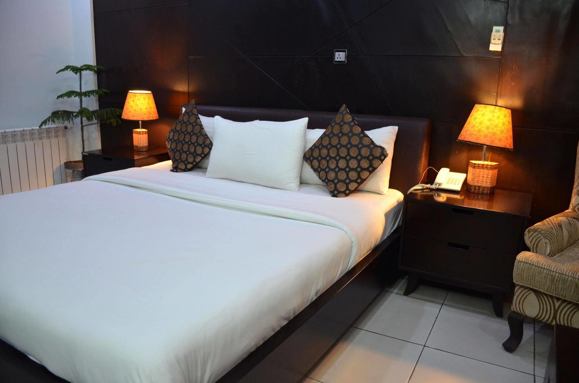 Gofas Lodge Islamabad Bagian luar foto