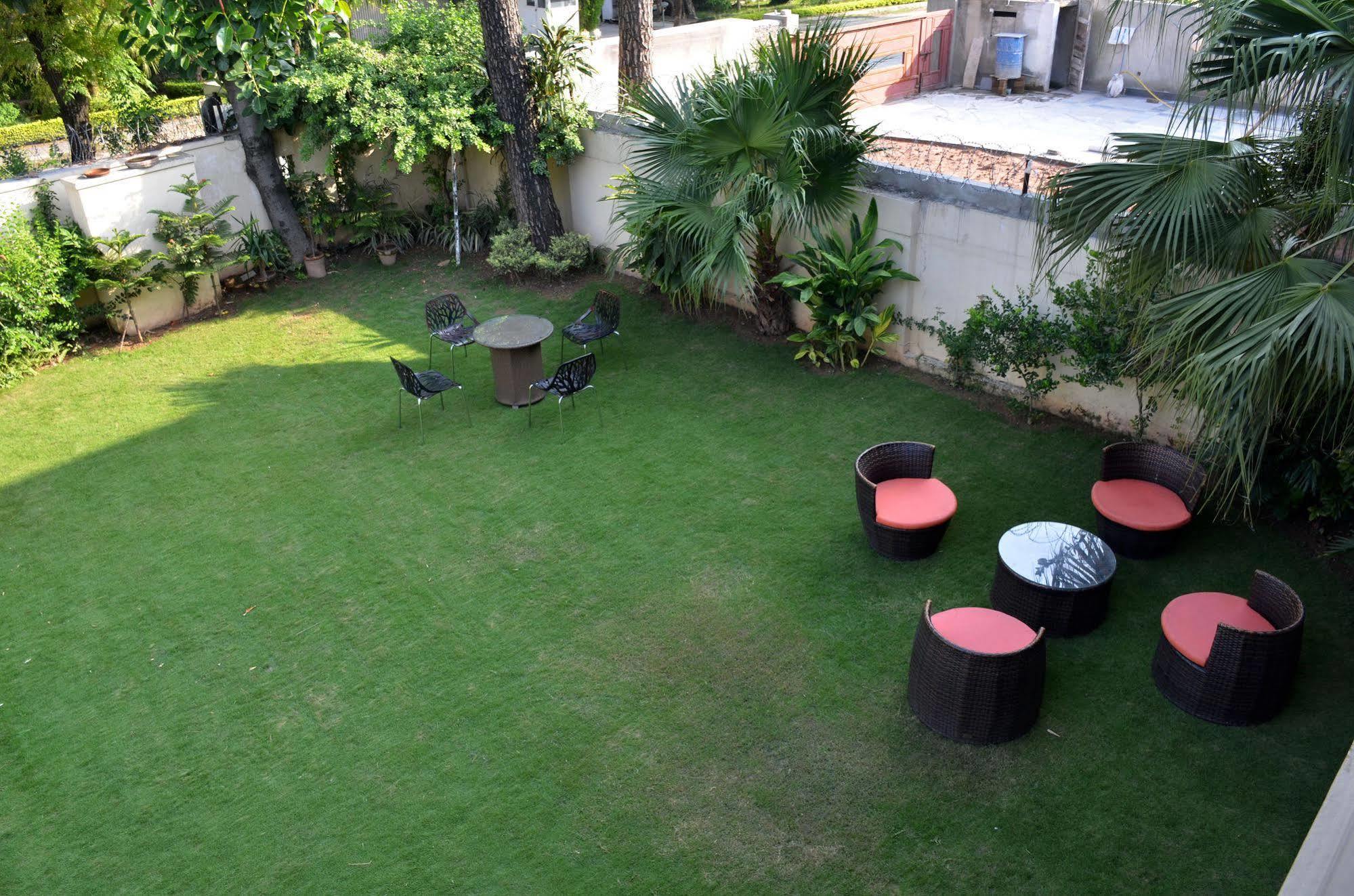 Gofas Lodge Islamabad Bagian luar foto